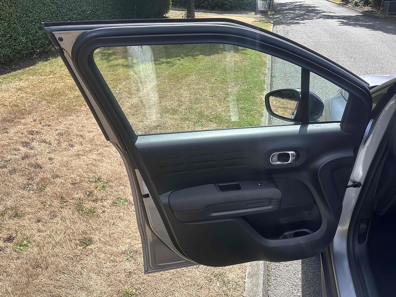 Citroen PureTech Shine SUV 1.2 Manual Petrol