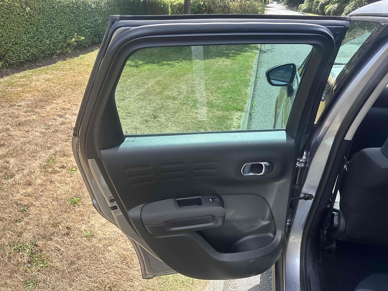 Citroen PureTech Shine SUV 1.2 Manual Petrol