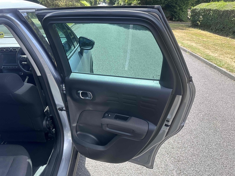 Citroen PureTech Shine SUV 1.2 Manual Petrol