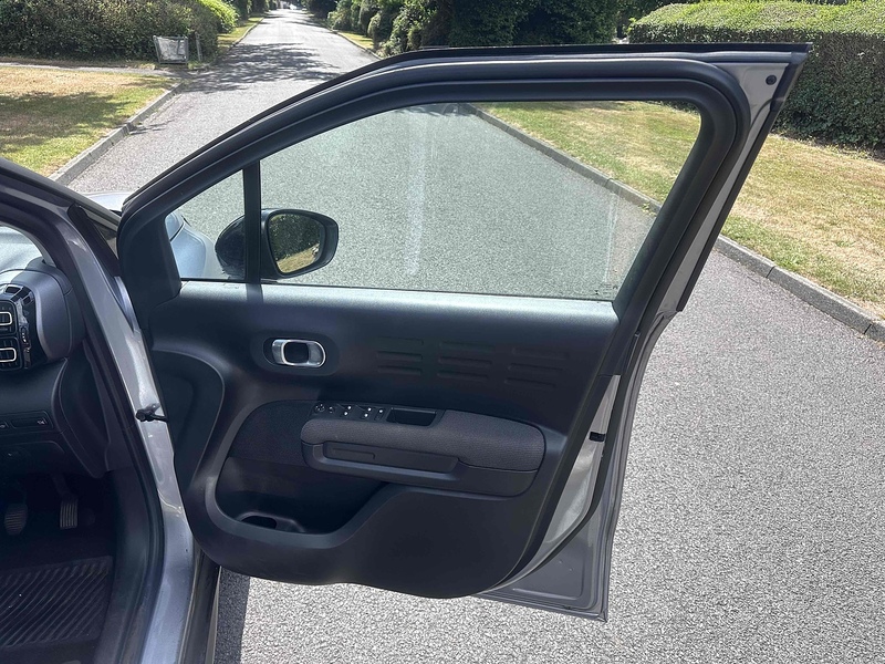 Citroen PureTech Shine SUV 1.2 Manual Petrol