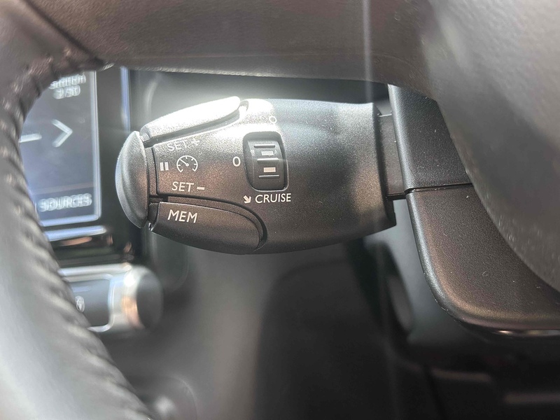 Citroen PureTech Shine SUV 1.2 Manual Petrol