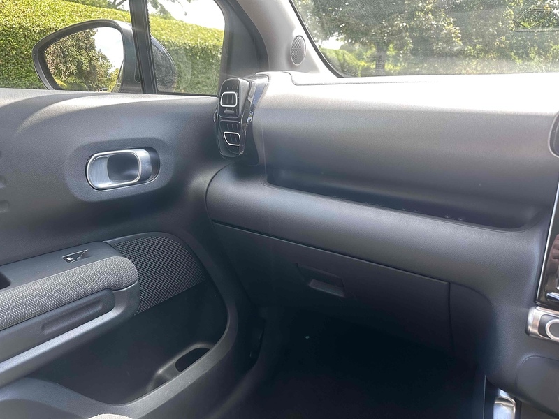 Citroen PureTech Shine SUV 1.2 Manual Petrol