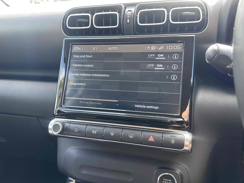 Citroen PureTech Shine SUV 1.2 Manual Petrol