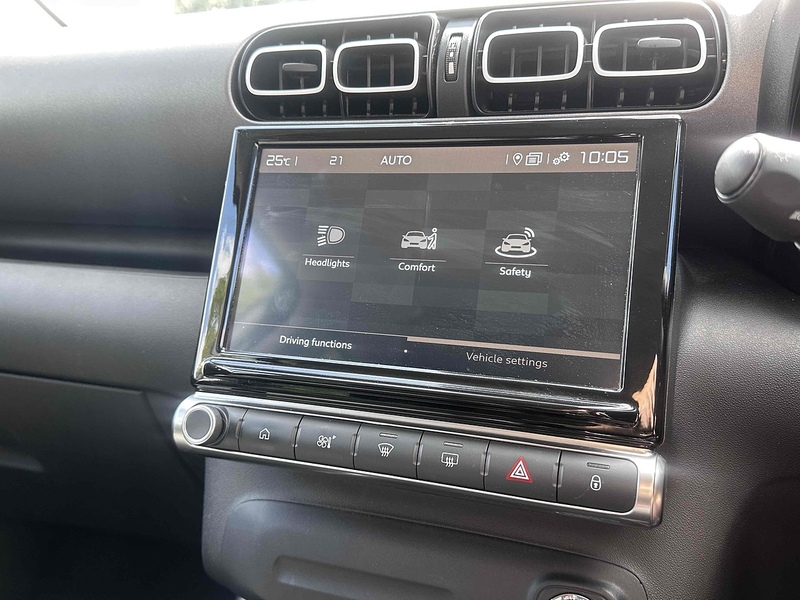 Citroen PureTech Shine SUV 1.2 Manual Petrol