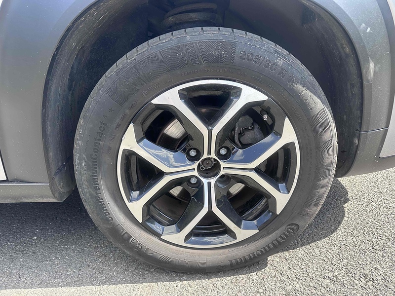 Citroen PureTech Shine SUV 1.2 Manual Petrol