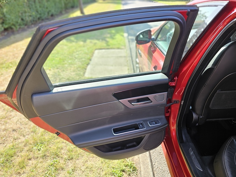 Jaguar d R-Sport Saloon 2.0 Automatic Diesel