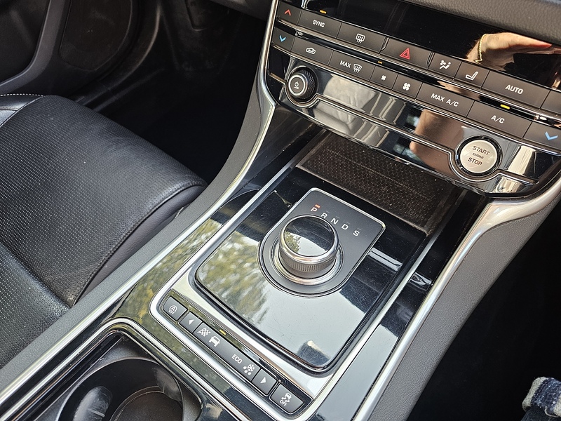 Jaguar d R-Sport Saloon 2.0 Automatic Diesel