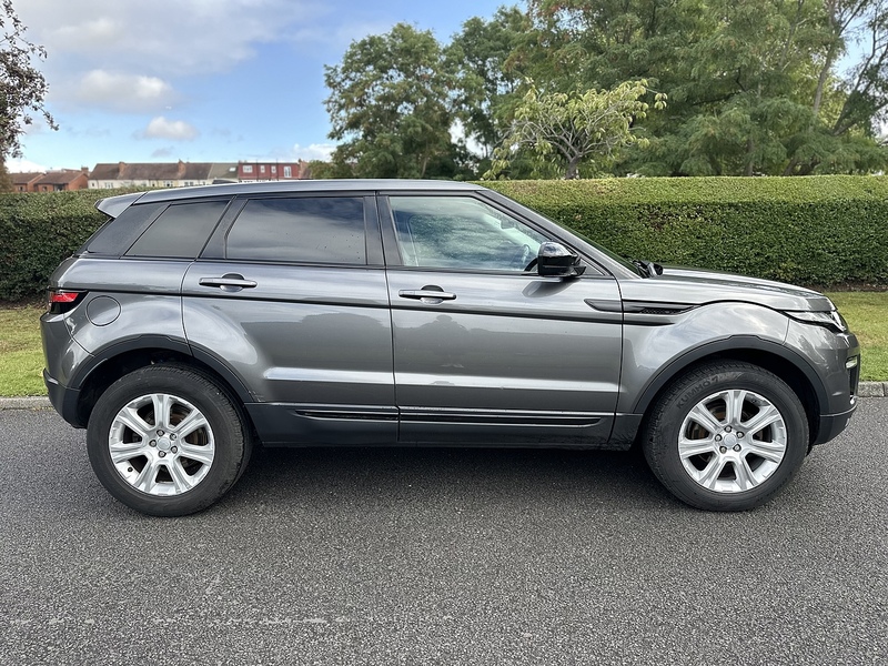 Land Rover eD4 SE Tech SUV 2.0 Manual Diesel
