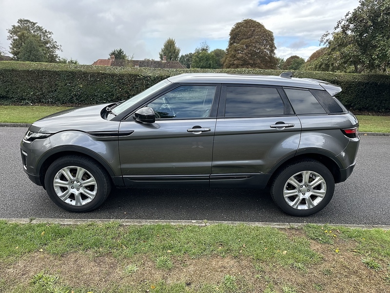 Land Rover eD4 SE Tech SUV 2.0 Manual Diesel