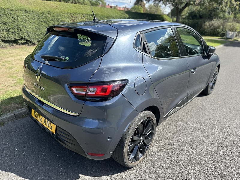 Renault TCe Signature Nav Hatchback 1.2 Manual Petrol