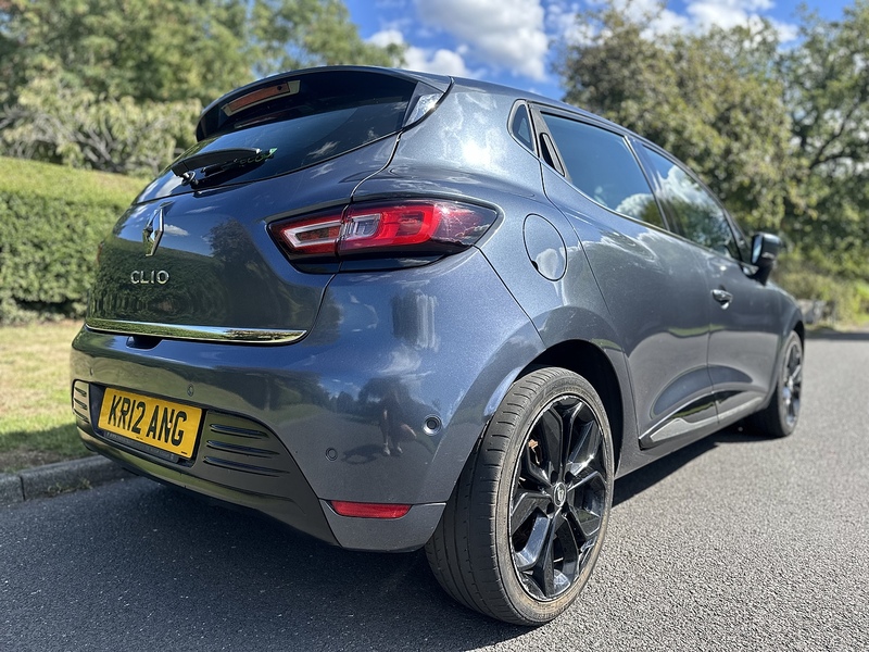 Renault TCe Signature Nav Hatchback 1.2 Manual Petrol