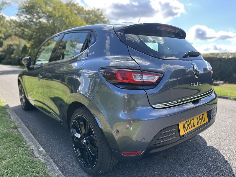 Renault TCe Signature Nav Hatchback 1.2 Manual Petrol