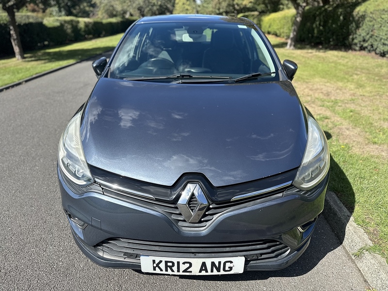Renault TCe Signature Nav Hatchback 1.2 Manual Petrol
