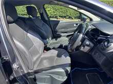 Renault Clio TCe Signature Nav