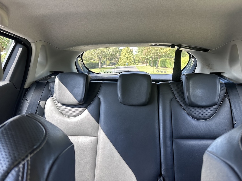 Renault TCe Signature Nav Hatchback 1.2 Manual Petrol