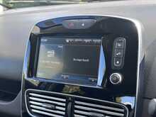 Renault Clio TCe Signature Nav