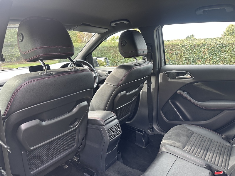 Mercedes-Benz B200d AMG Line MPV 2.1 Manual Diesel