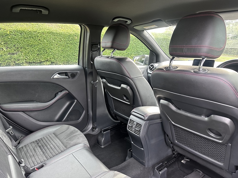 Mercedes-Benz B200d AMG Line MPV 2.1 Manual Diesel