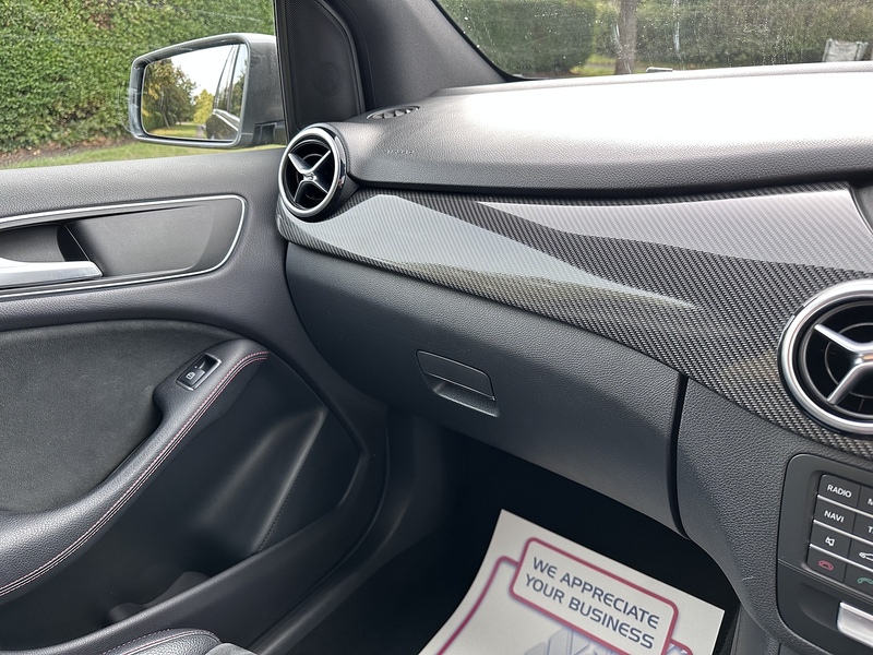 Mercedes-Benz B200d AMG Line MPV 2.1 Manual Diesel