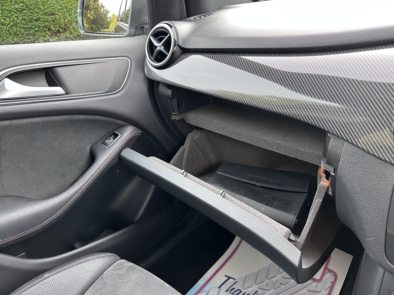 Mercedes-Benz B200d AMG Line MPV 2.1 Manual Diesel