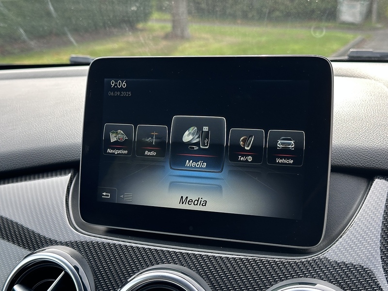 Mercedes-Benz B200d AMG Line MPV 2.1 Manual Diesel