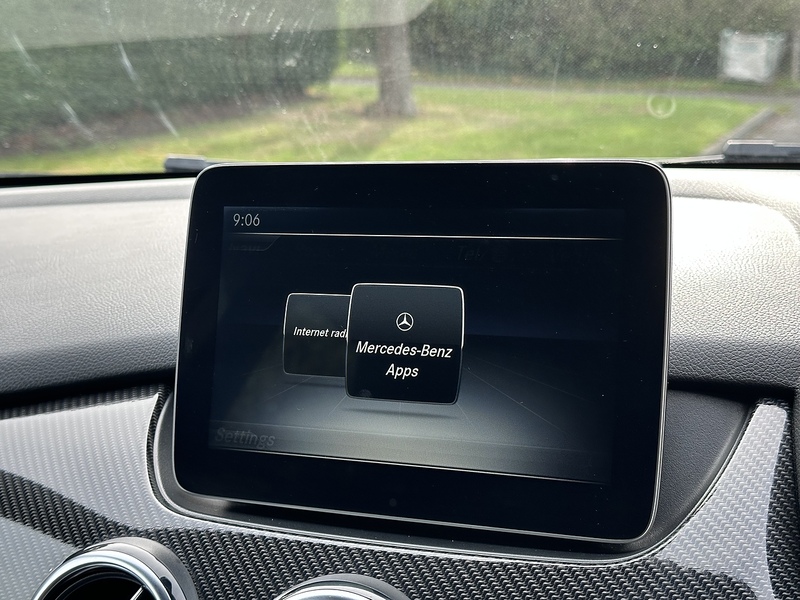 Mercedes-Benz B200d AMG Line MPV 2.1 Manual Diesel