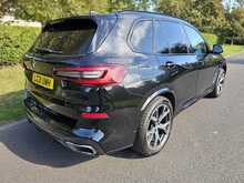 BMW X5 M50i V8 