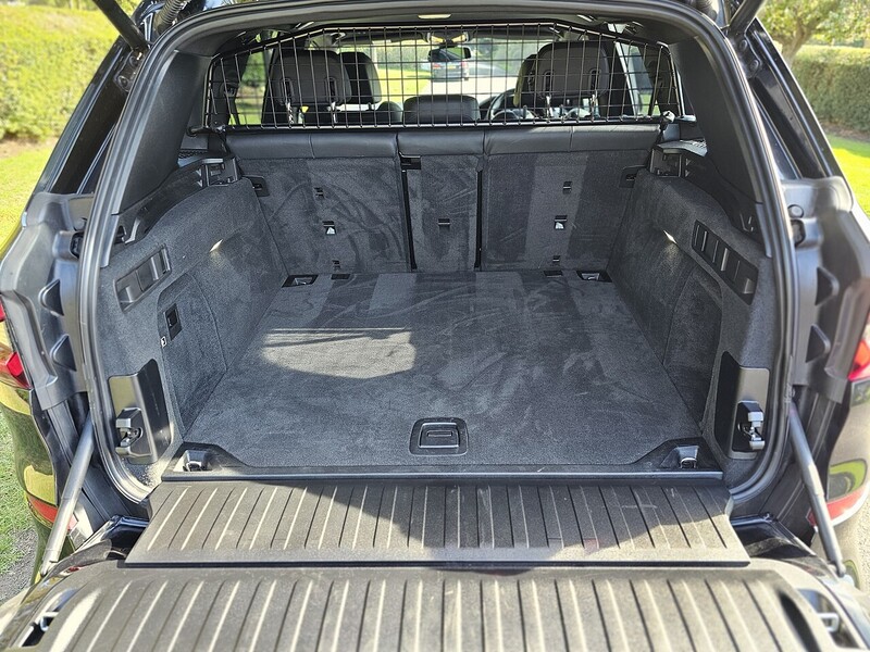 BMW M50i V8 SUV 4.4 Automatic Petrol