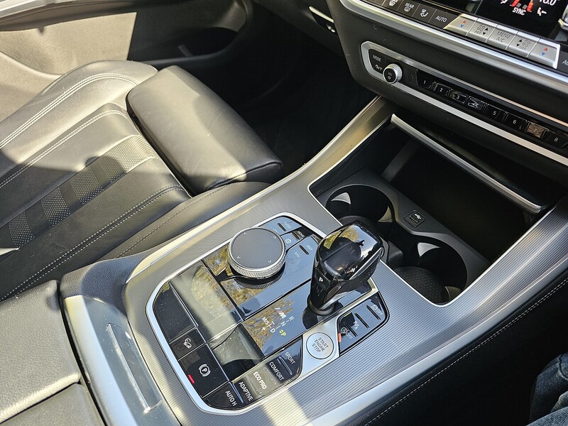 BMW M50i V8 SUV 4.4 Automatic Petrol