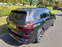 BMW X5 M50i V8 