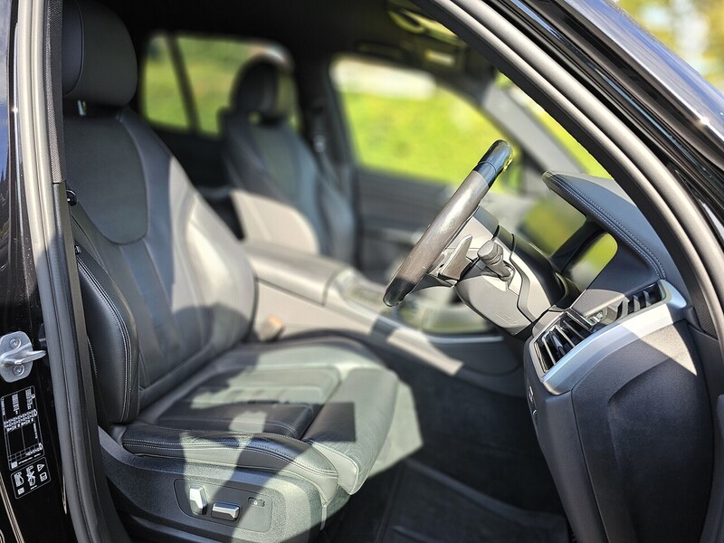 BMW M50i V8 SUV 4.4 Automatic Petrol