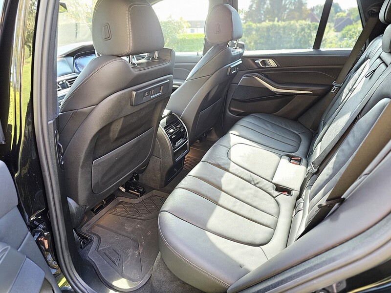 BMW M50i V8 SUV 4.4 Automatic Petrol