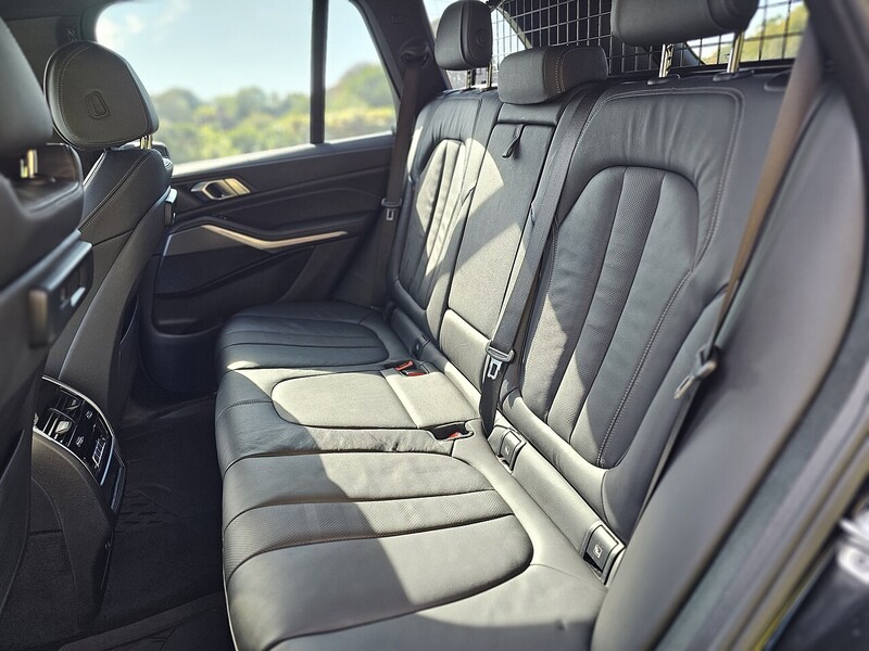 BMW M50i V8 SUV 4.4 Automatic Petrol