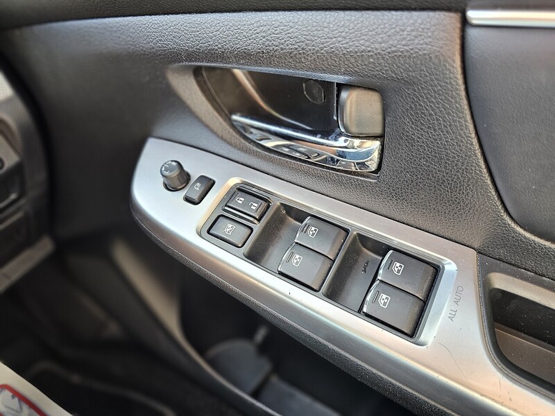 Subaru i GT Estate 1.6 Automatic Petrol