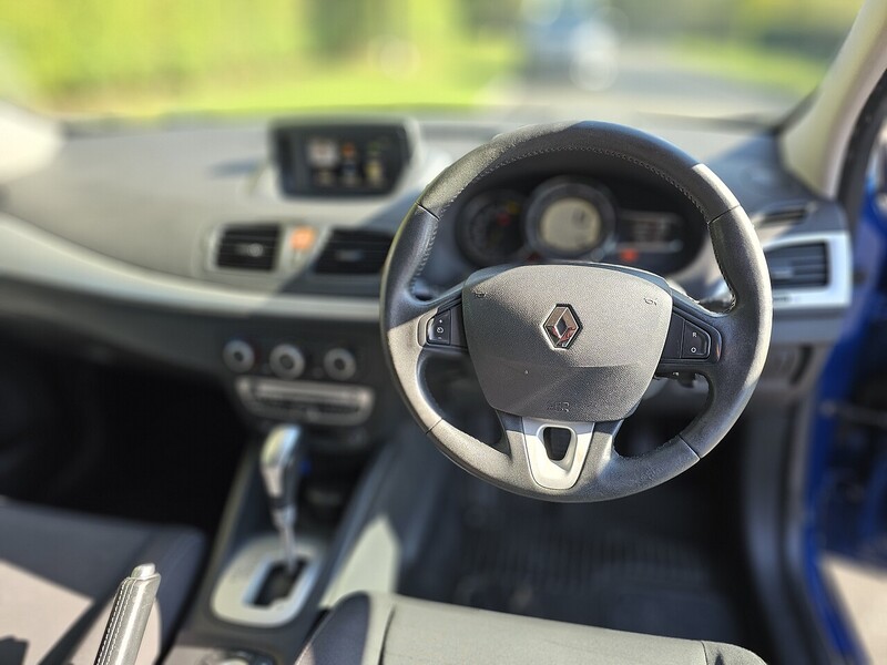 Renault 2.0 16V Dynamique TomTom Hatchback 5dr Petrol CVT Euro 5 (140 ps)