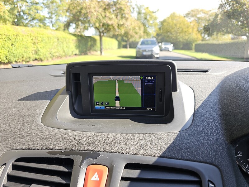 Renault 2.0 16V Dynamique TomTom Hatchback 5dr Petrol CVT Euro 5 (140 ps)