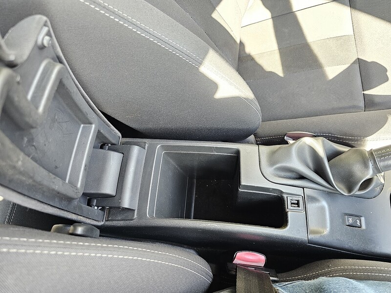 Renault 2.0 16V Dynamique TomTom Hatchback 5dr Petrol CVT Euro 5 (140 ps)