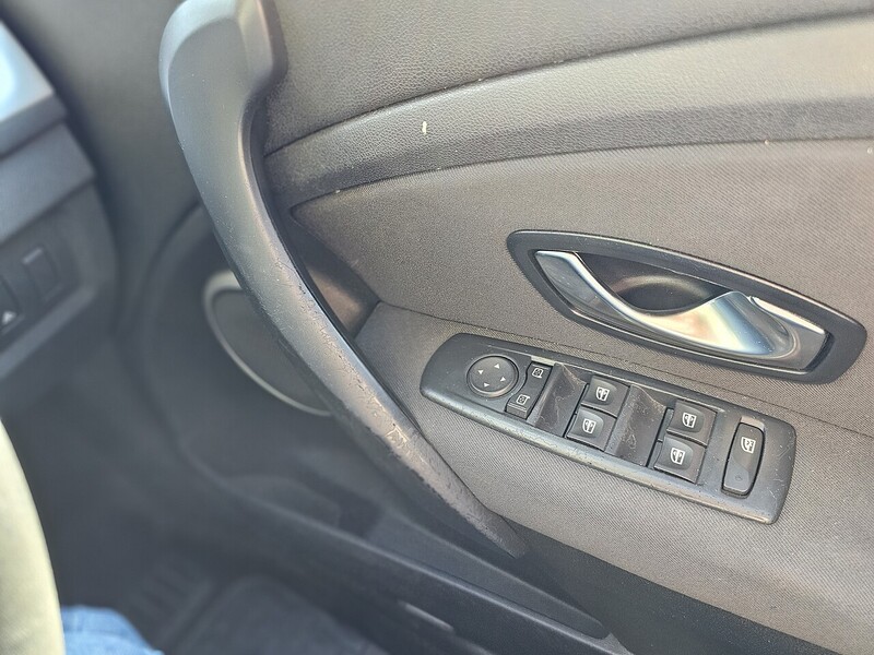 Renault 2.0 16V Dynamique TomTom Hatchback 5dr Petrol CVT Euro 5 (140 ps)