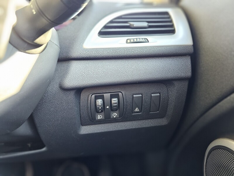 Renault 2.0 16V Dynamique TomTom Hatchback 5dr Petrol CVT Euro 5 (140 ps)