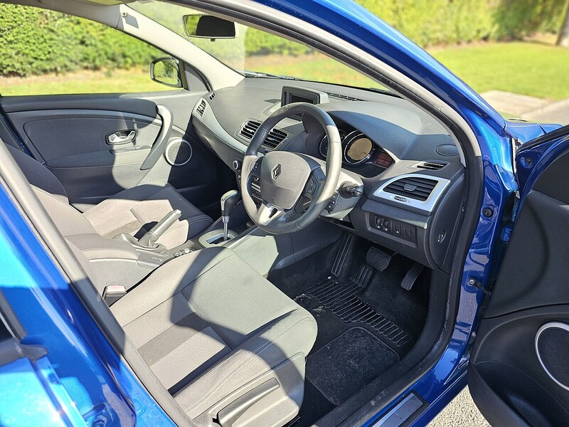 Renault 2.0 16V Dynamique TomTom Hatchback 5dr Petrol CVT Euro 5 (140 ps)