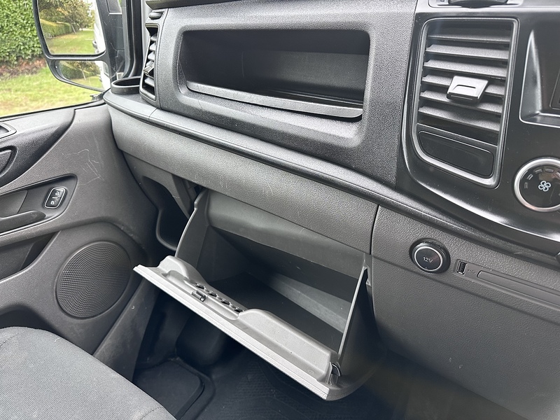 Ford 300 EcoBlue Panel Van 2.0 Manual Diesel