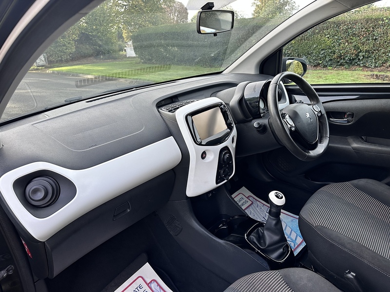 Peugeot VTi PureTech Allure Hatchback 1.2 Manual Petrol