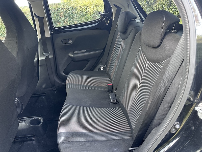 Peugeot VTi PureTech Allure Hatchback 1.2 Manual Petrol