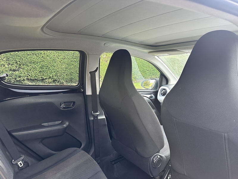 Peugeot VTi PureTech Allure Hatchback 1.2 Manual Petrol