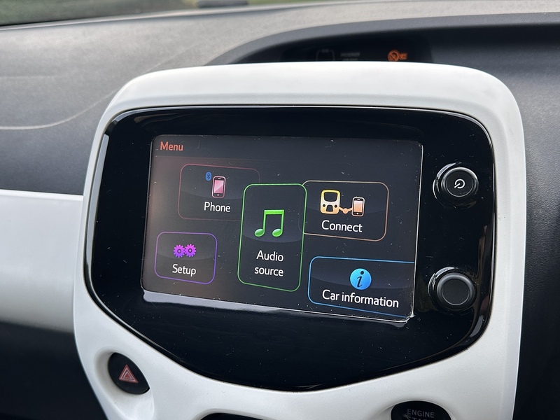 Peugeot VTi PureTech Allure Hatchback 1.2 Manual Petrol