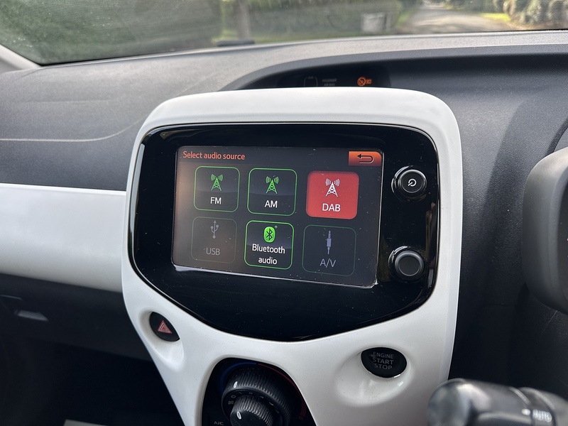 Peugeot VTi PureTech Allure Hatchback 1.2 Manual Petrol