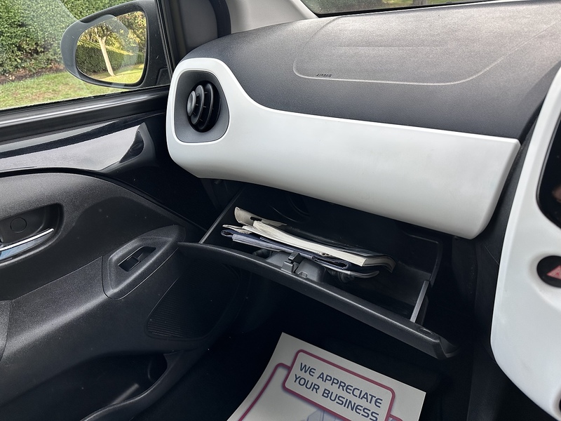 Peugeot VTi PureTech Allure Hatchback 1.2 Manual Petrol