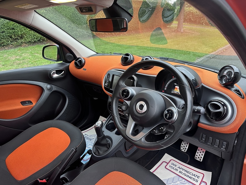 Smart Edition 1 Hatchback 1.0 Manual Petrol