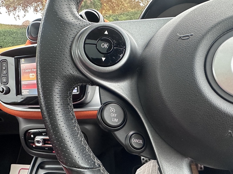 Smart Edition 1 Hatchback 1.0 Manual Petrol