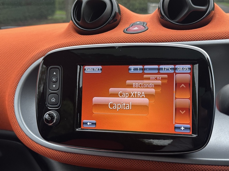 Smart Edition 1 Hatchback 1.0 Manual Petrol